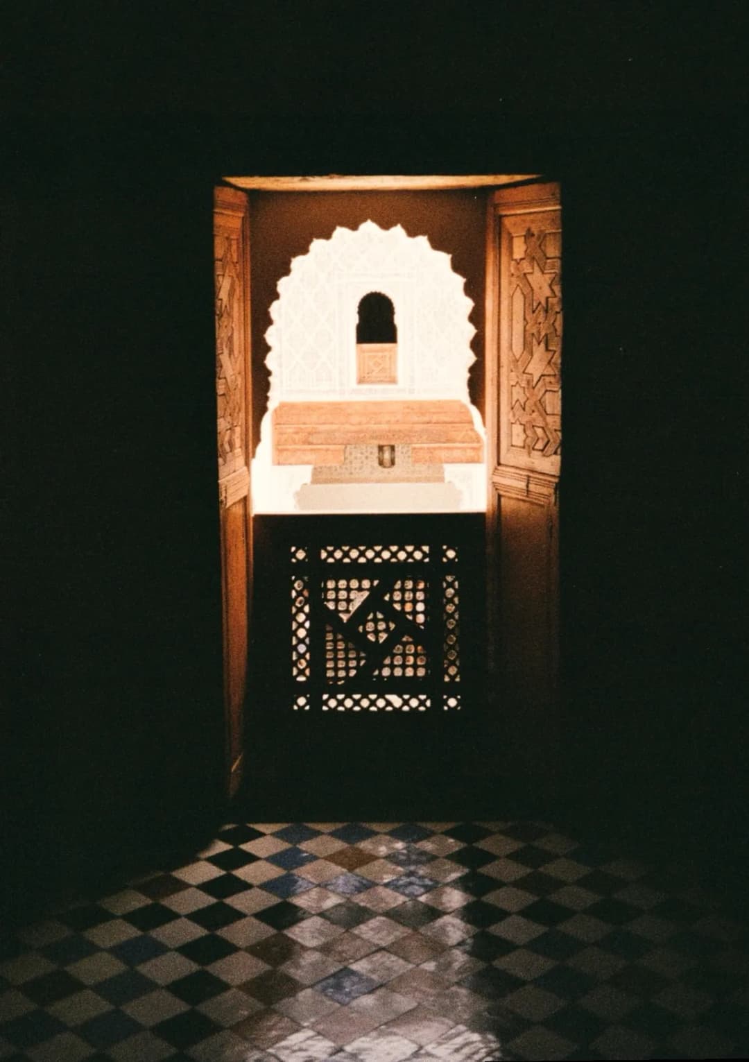 Film photograph from the 2025-08-marrakech gallery by Maxime Bodin