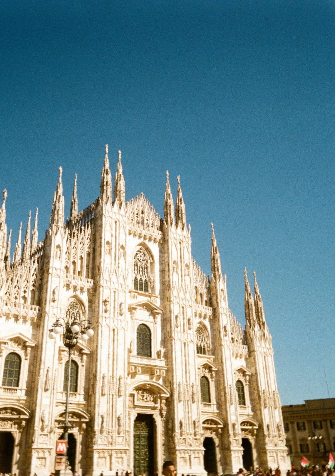 Film photograph from the 2025-08-milan gallery by Maxime Bodin