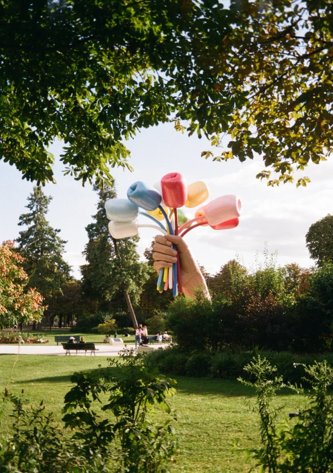 Film photograph from the 2025-08-paris gallery by Maxime Bodin