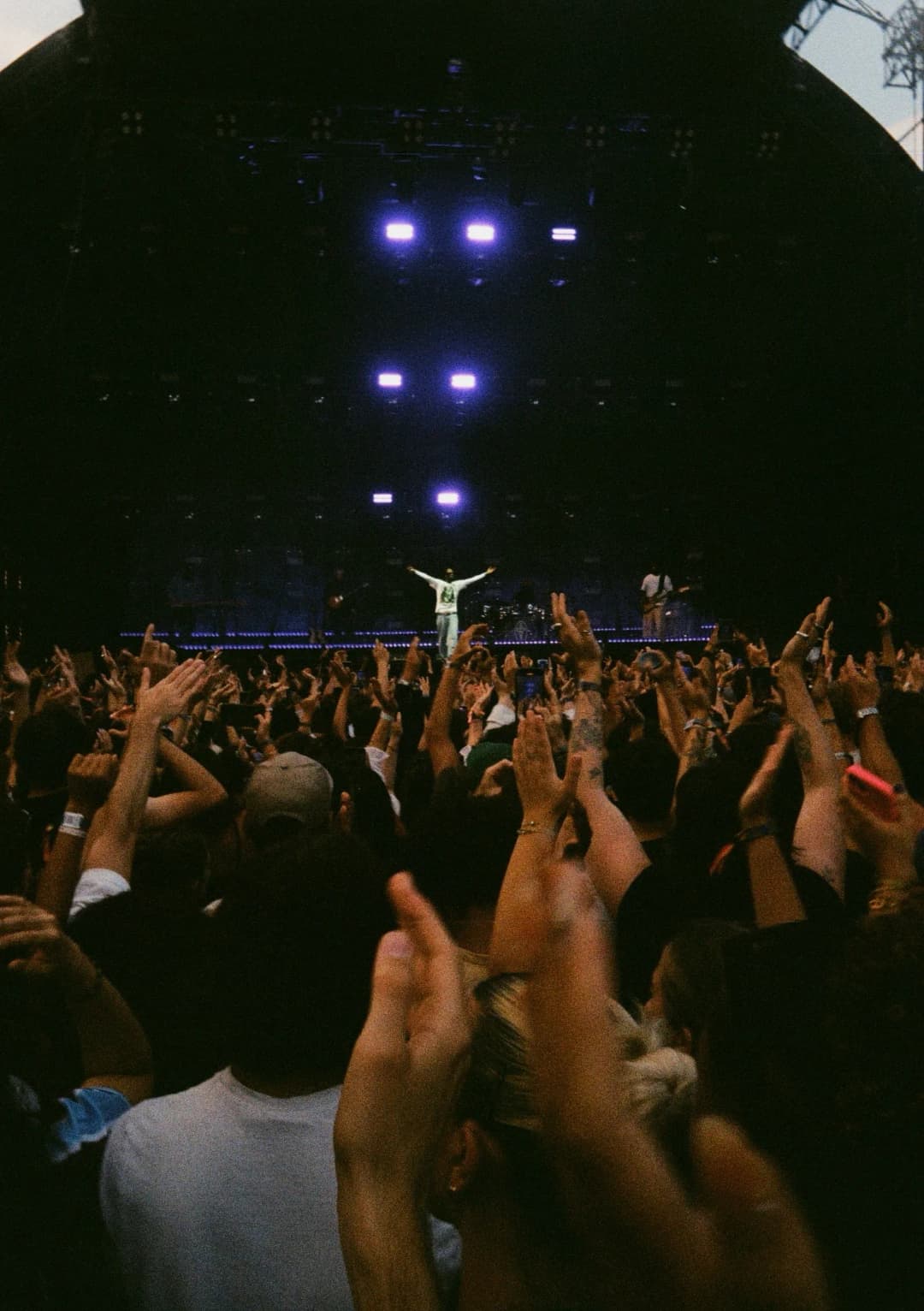 Film photograph from the 2025-08-rock-en-seine gallery by Maxime Bodin